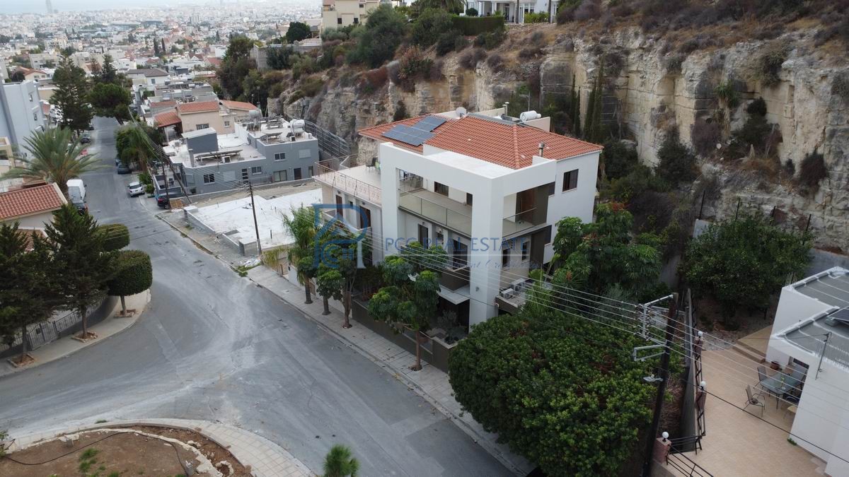 5 Bedroom House for Sale in Agia Fyla, Limassol
